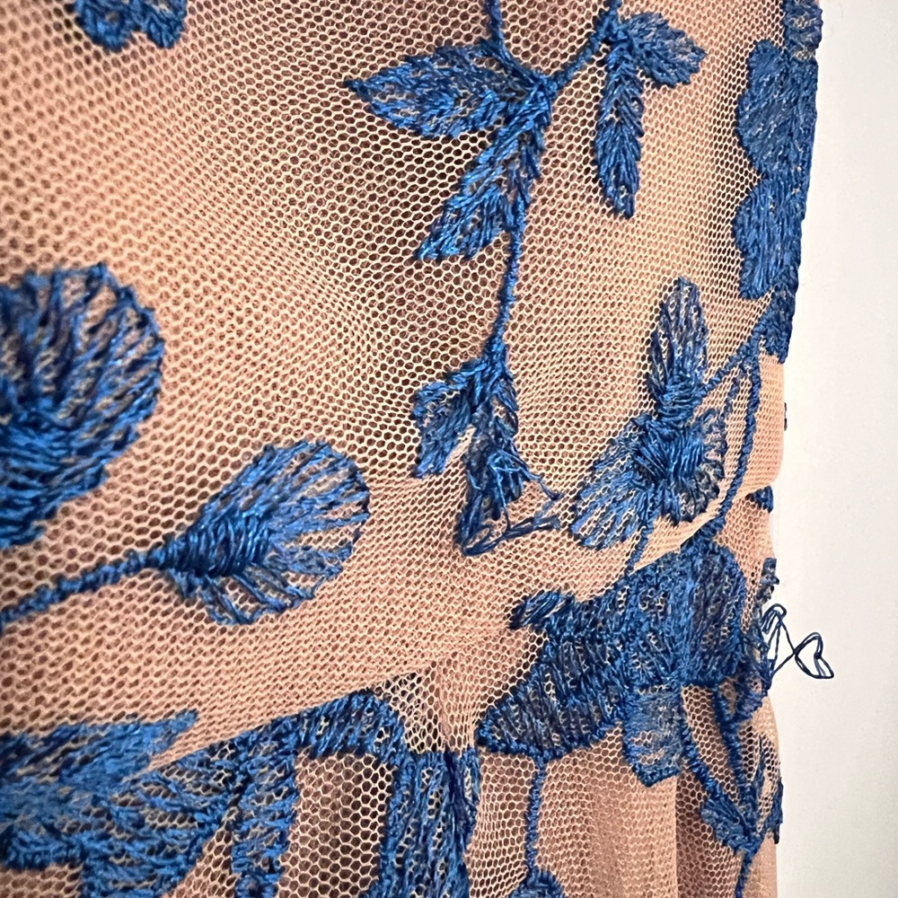 BCBG Maxazaria Dress Veronique Lace Dress Formal gown size 4 - Picture 8 of 12